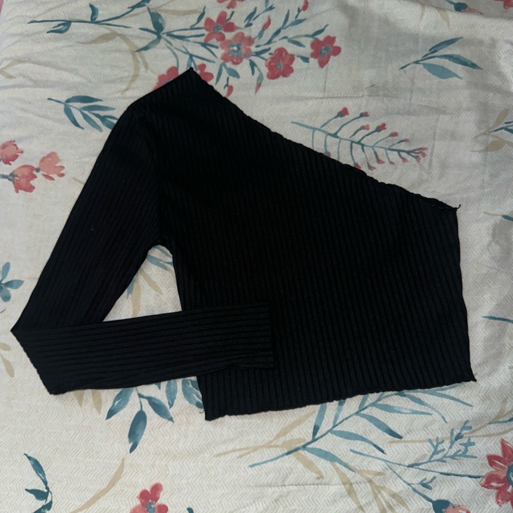 PRETTY LITTLE THING One-Shoulder top
